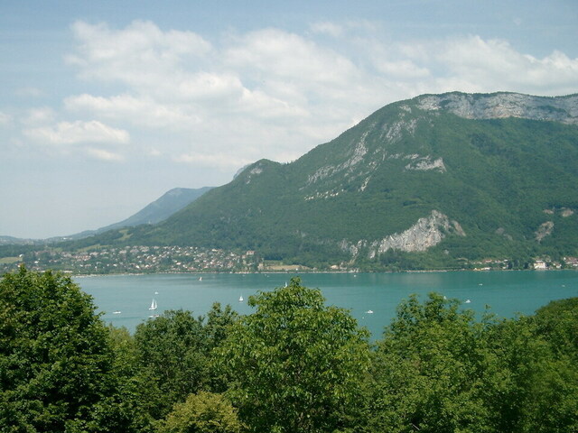 alt=